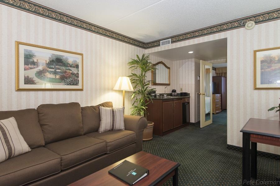 Embassy Suites By Hilton Cincinnati Northeast - Blue Ash Екстериор снимка